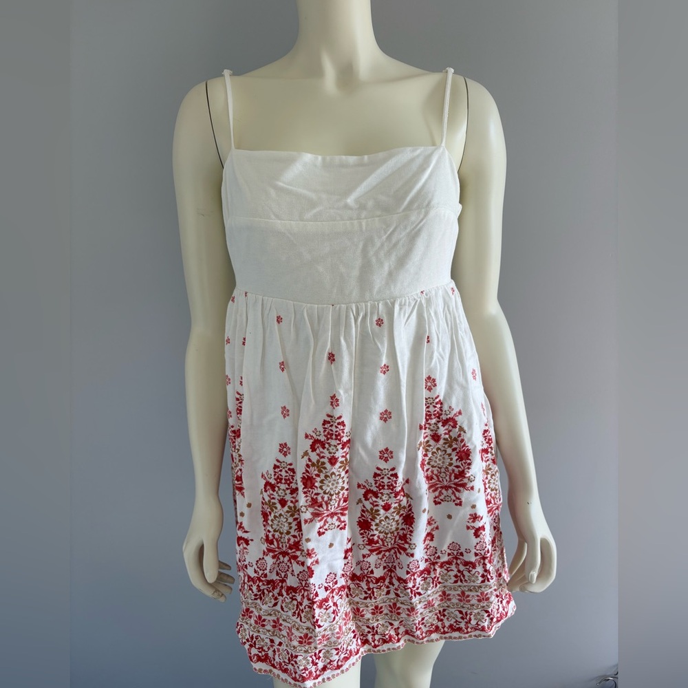 Francesca's Collections White and Red Floral Dress